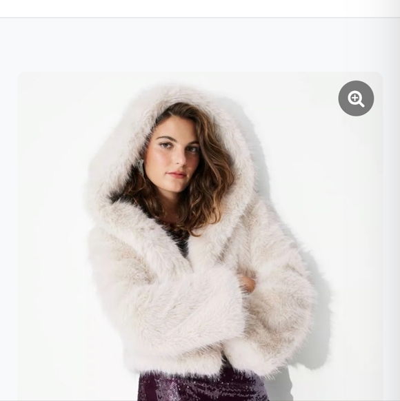 Women's Cream Faux Fur Hoodie Jacket.. Size Small.. - Picture 5 of 5